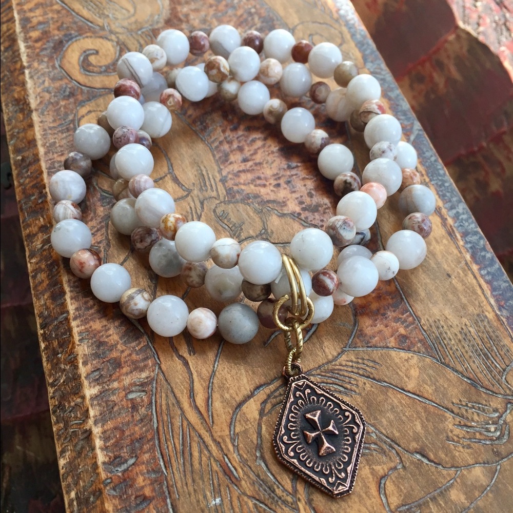 SOLD !!Artisan  strand Agate stretch bracelet - Picture 2 of 2