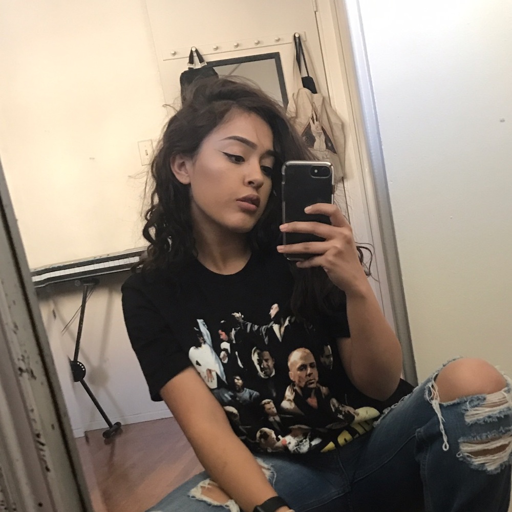 Twitter: @Laaaurrrita