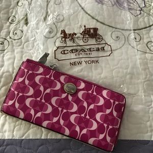 ‼️1day sale‼️Brand New Coach wallet. Never used.