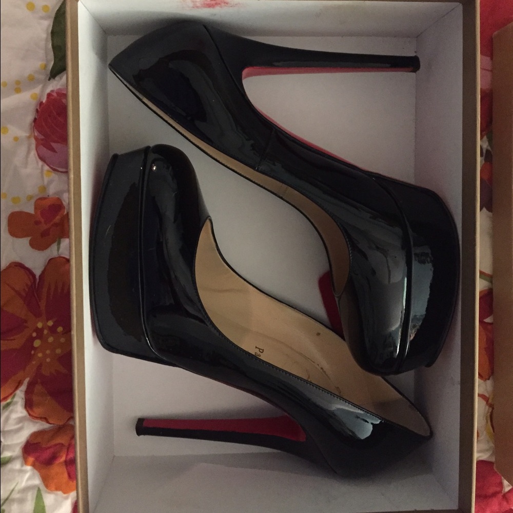 Christian Louboutin Bianca heels. Patent Black 👠