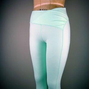 Lululemon Presence Pants Mint Moment Size 6