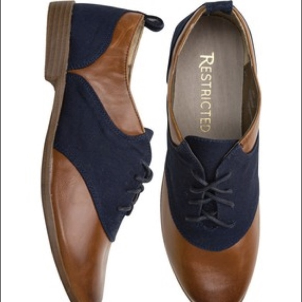 Two toned Oxford shoes