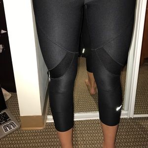 ASIC Mesh Cropped Workout Legging