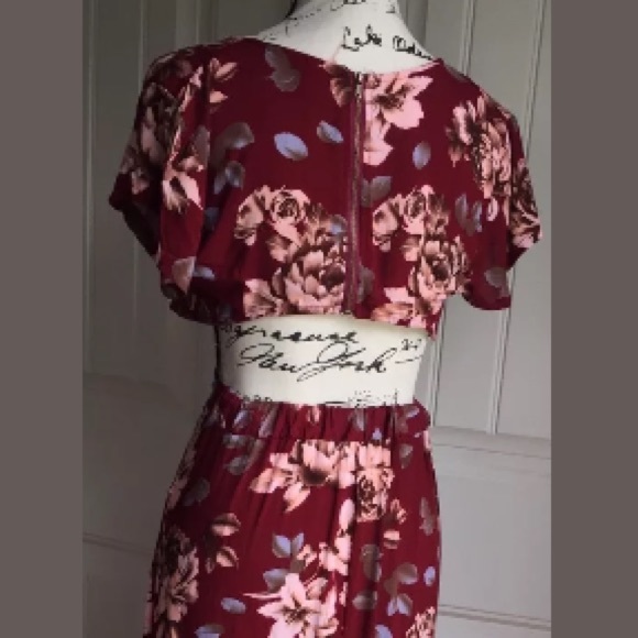 Cut out sides maxi dress - Picture 7 of 8