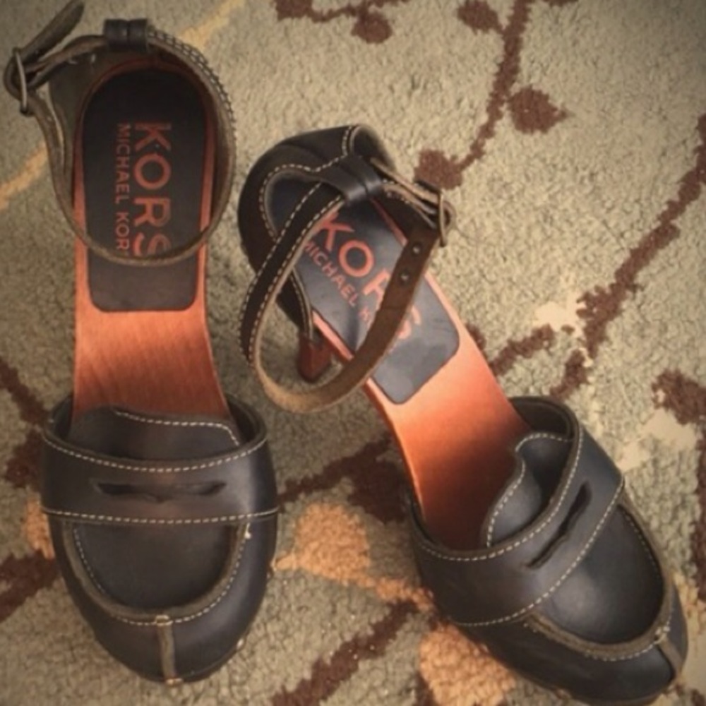 SOOOO CUTE Loafer Style MK Heels