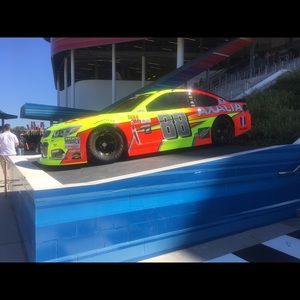 Meet your Posher, Robin