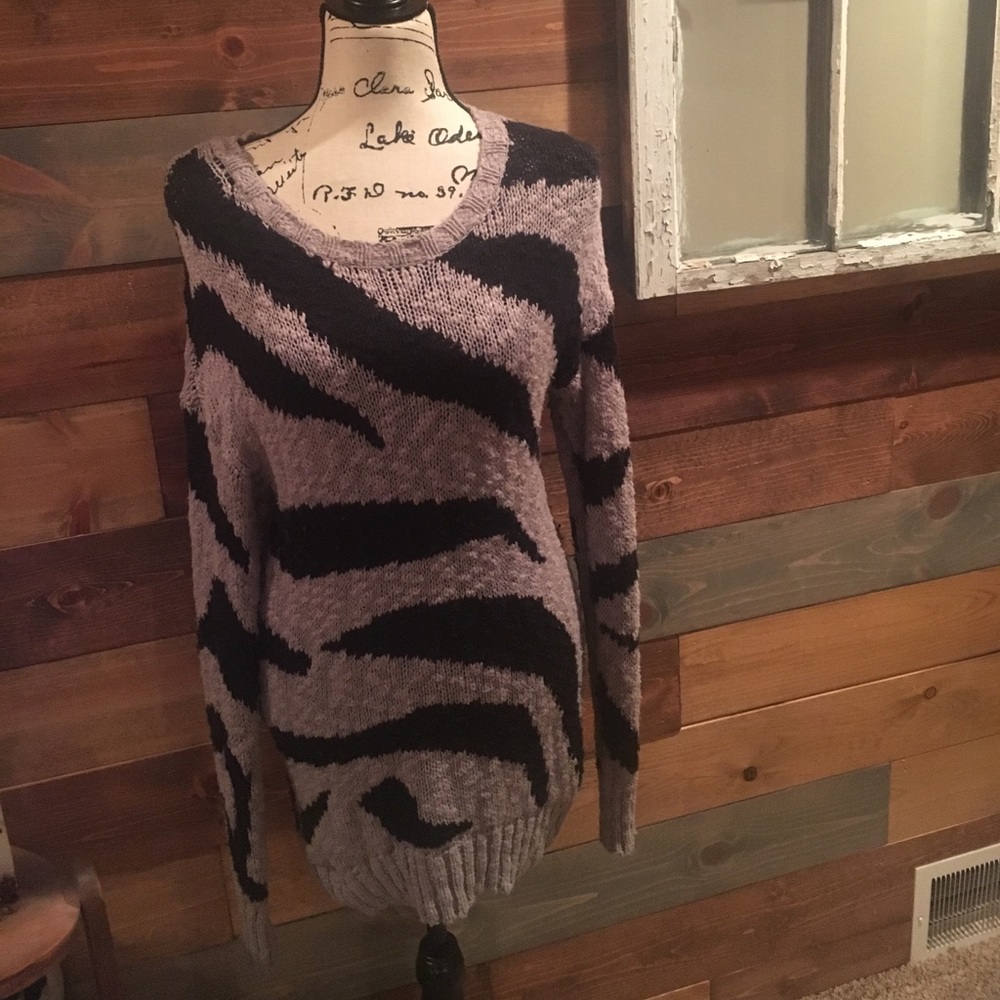 Ruby Moon Zebra tunic sweater size L