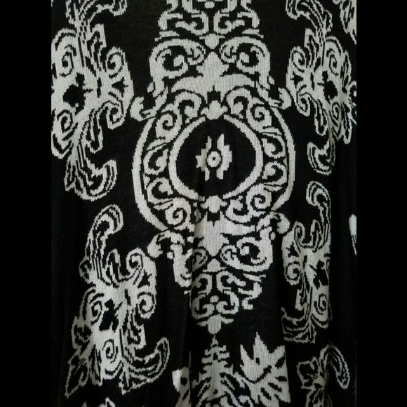 Black and white Tribal cardigan - Picture 3 of 3