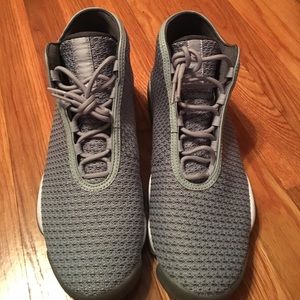 Jordan horizon sneakers