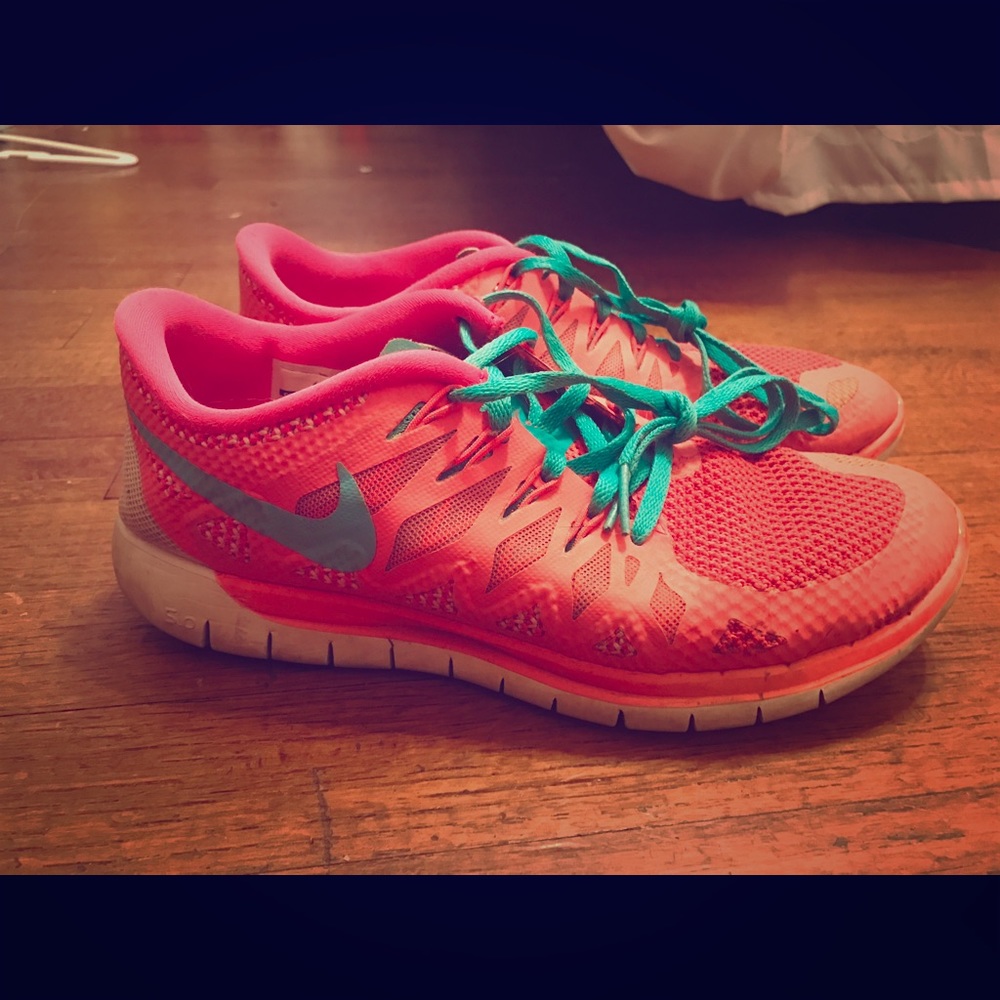 Nike Free 5.0 tennis shoes