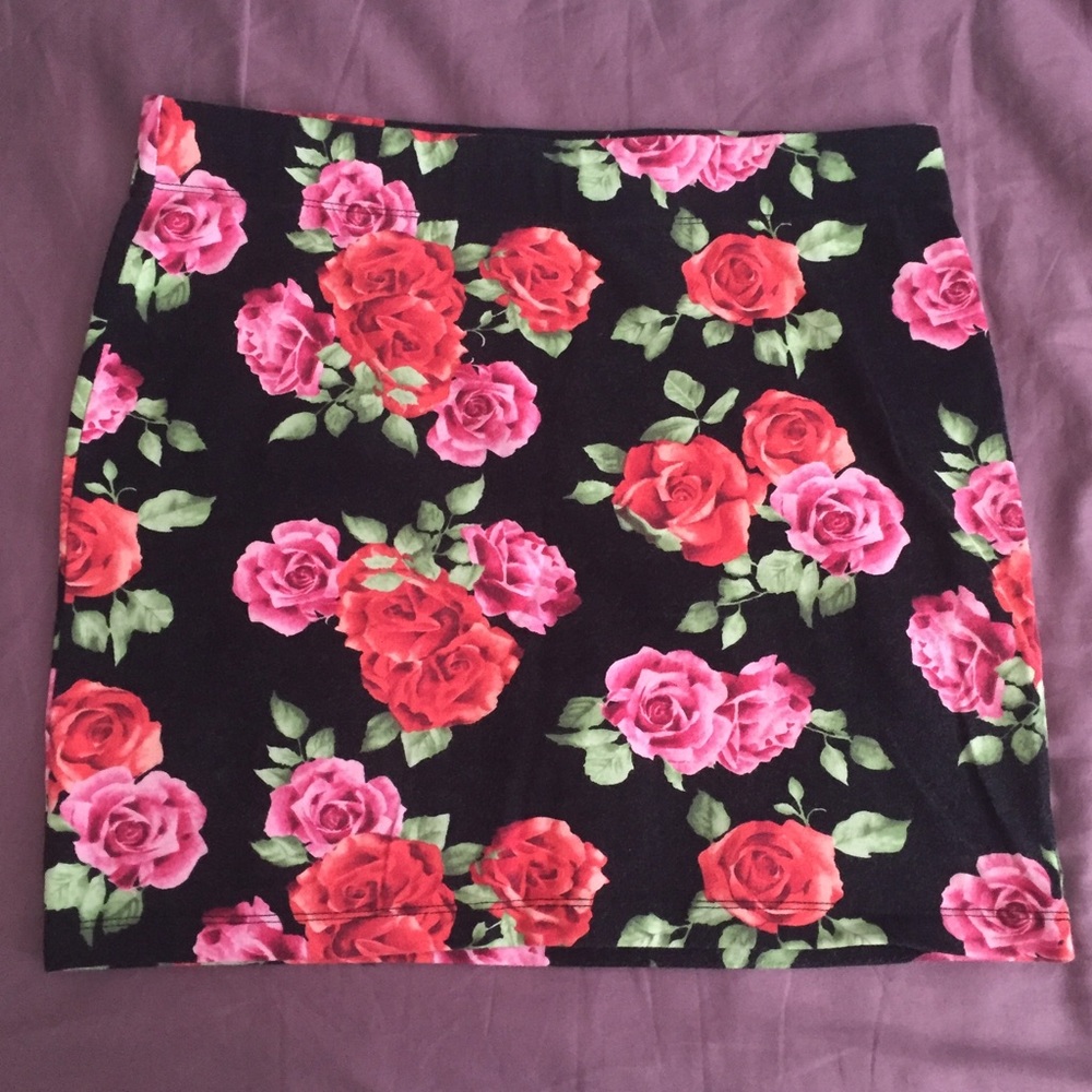 Floral mini skirt