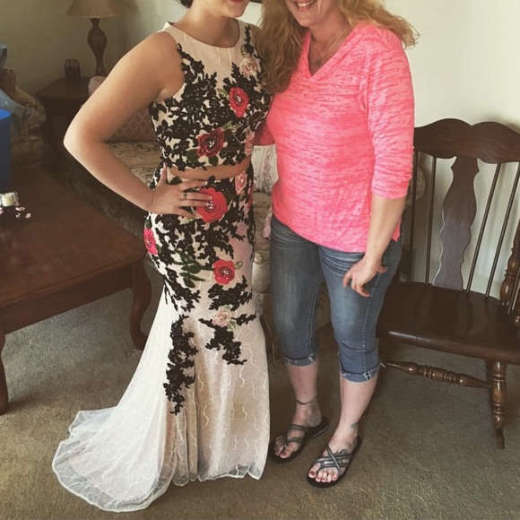 Floral two-piece prom dress - Picture 2 of 3