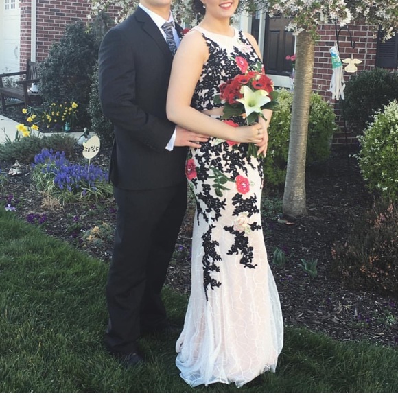 Floral two-piece prom dress - Picture 3 of 3