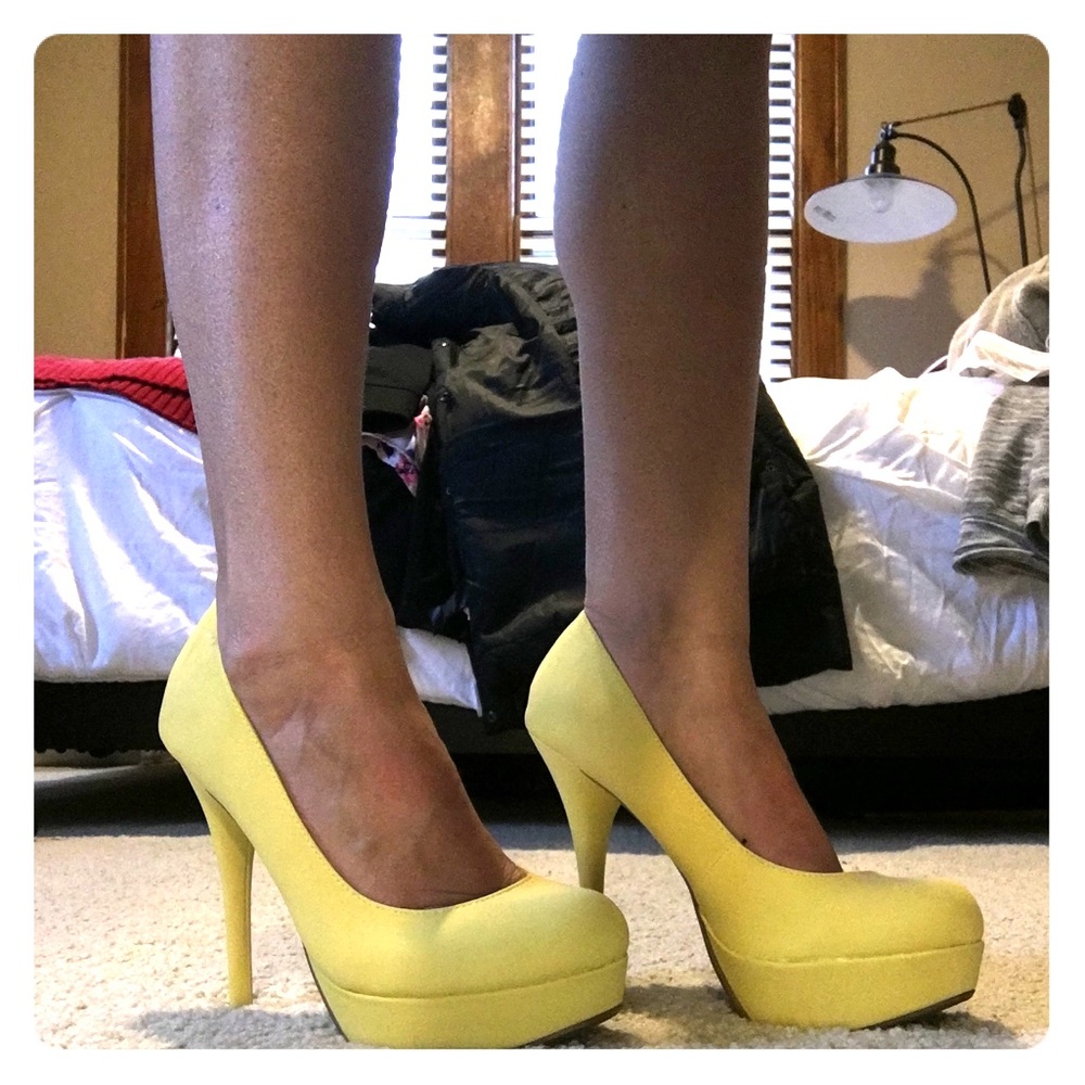 BNWT Bamboo 🌼spring yellow pumps🌼