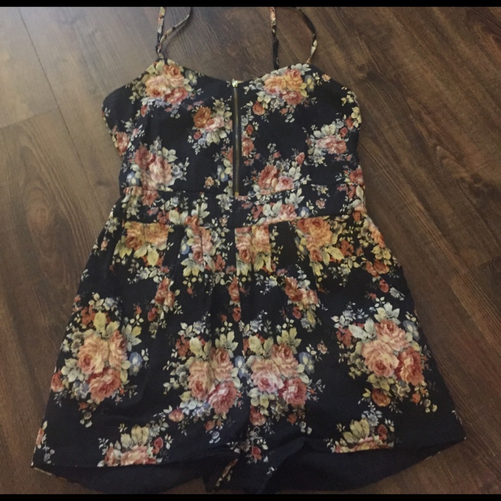 Urban outfitters romper size small