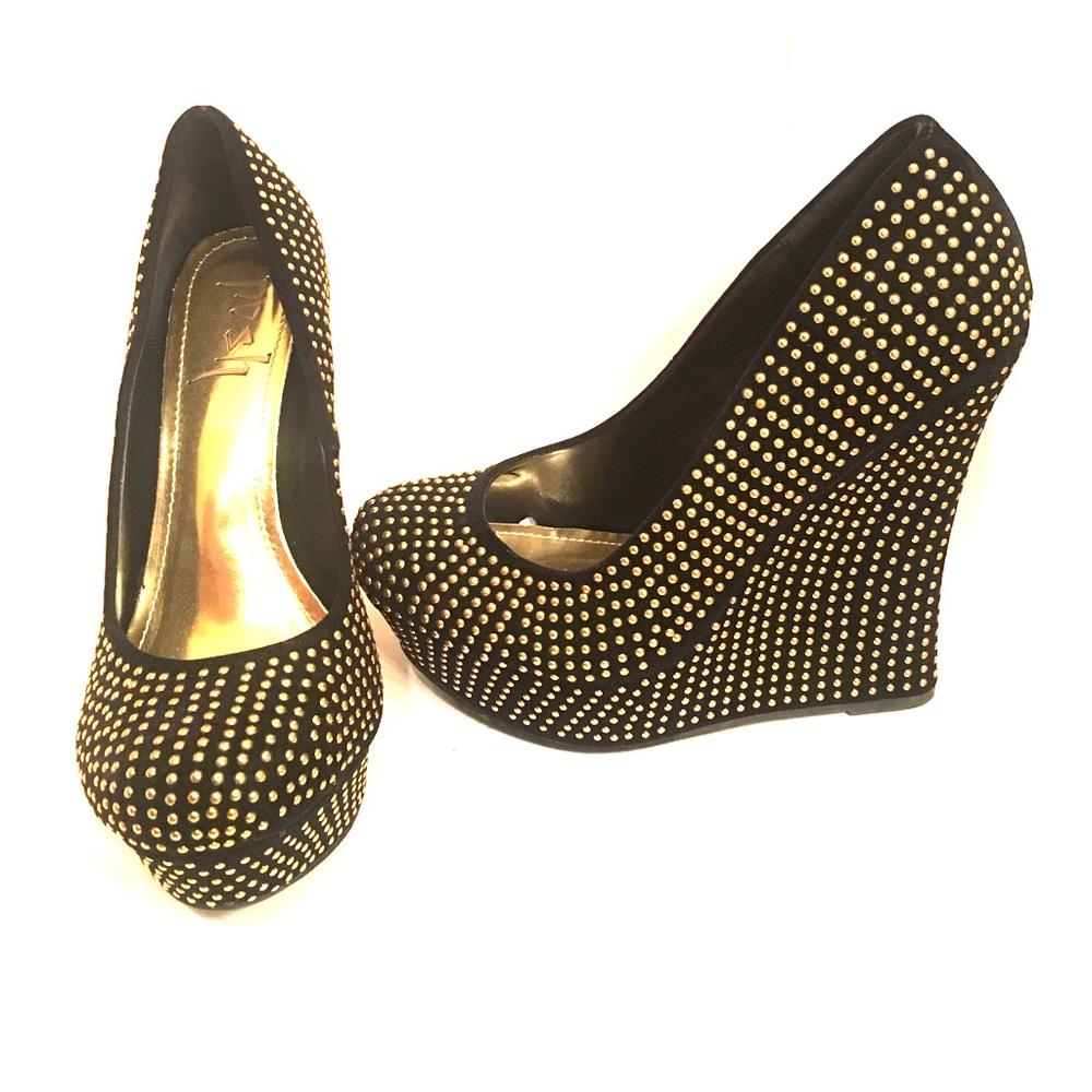 Gold beaded Wedge