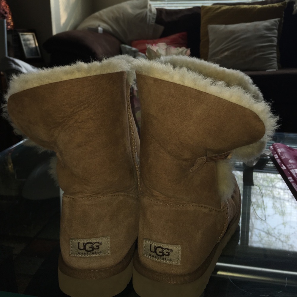 UGG BOOTS