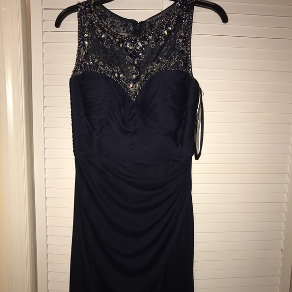 Lord and Taylor Prom Dress-Size 6 - Picture 2 of 4