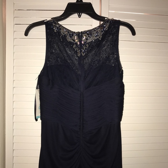 Lord and Taylor Prom Dress-Size 6 - Picture 4 of 4
