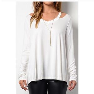🆕White Cut Out V Neck LS🌟