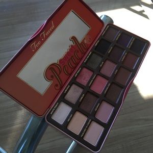 Too faced sweetpeach pallet( PRICE IS FIRM)