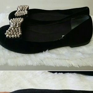 Vera Wang studded bow with velvet flats 6.5