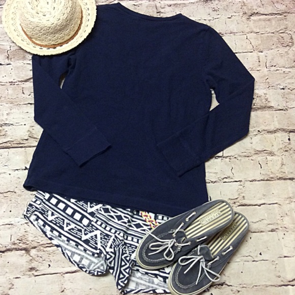 LIZ CLAIBORNE NAVY SWEATSHIRT - Picture 3 of 6