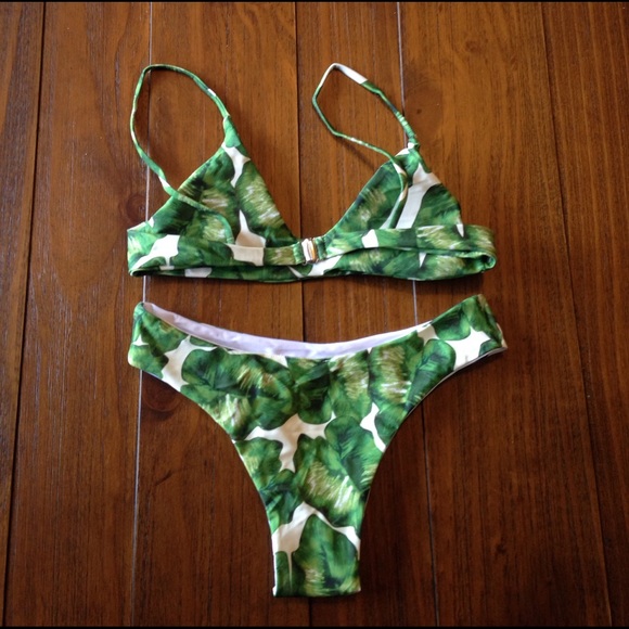 Only 1 Medium left!!! Leaf print bikini set - Picture 8 of 8