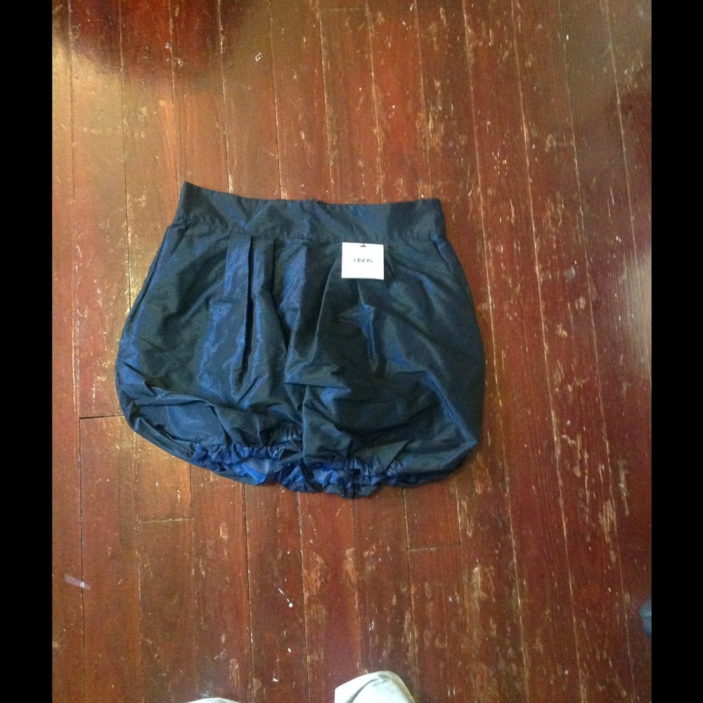 NWT ASOS Bubble Skirt. Pockets! Size 10.