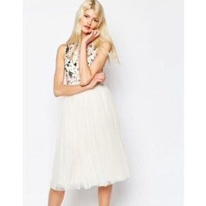 SALE ✨ Needle & Thread Dress