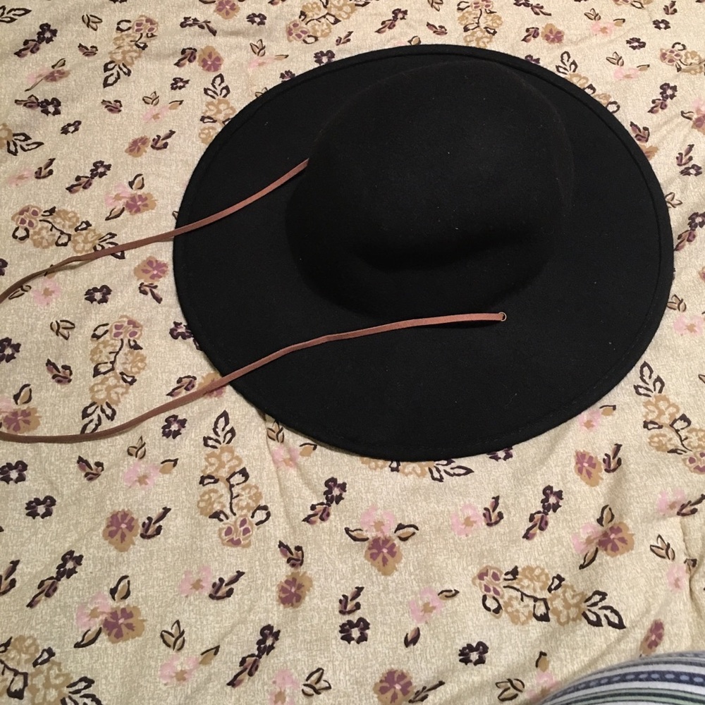 Black wide brim hat