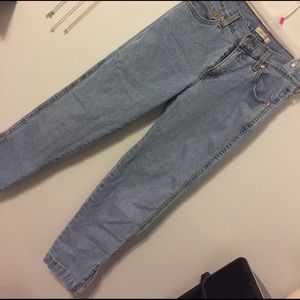 Levi high waist capris