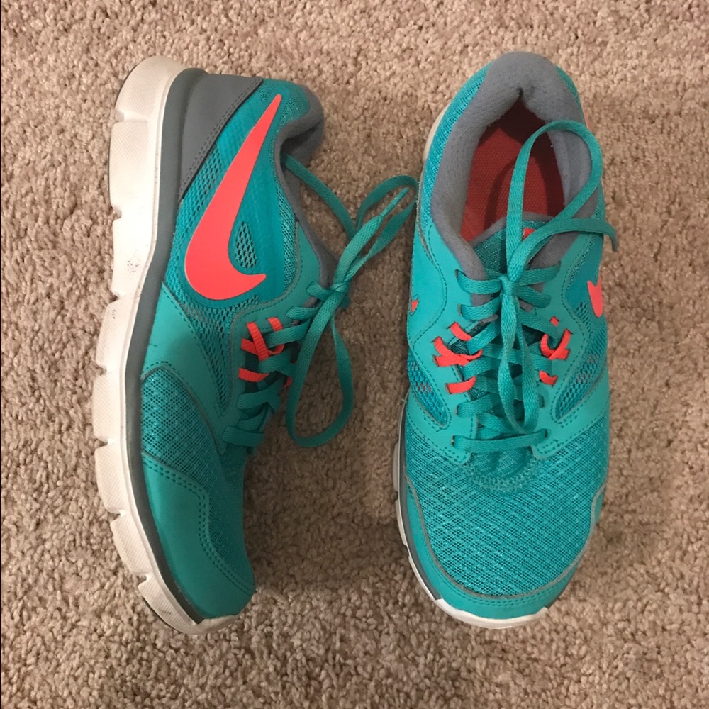 Aqua Nike Shoe