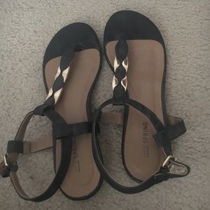 Sleek sandals!