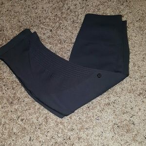 Lululemon highwaisted crops size 6