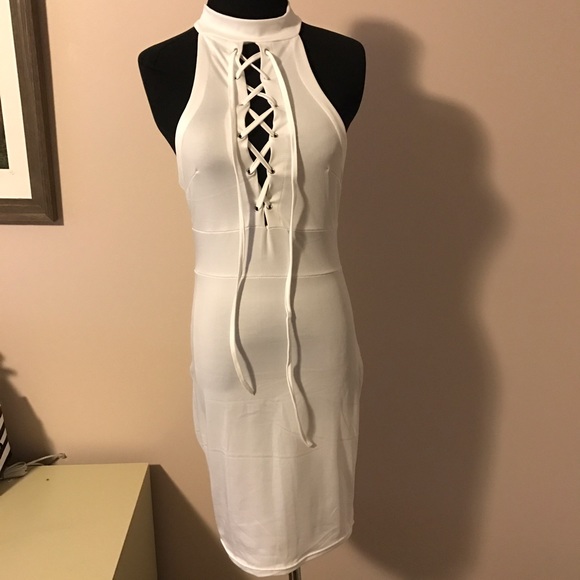 NWT white lace up body con midi dress - Picture 3 of 4