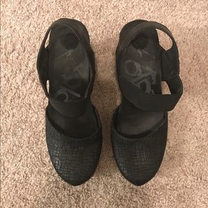 OTBT Rexburg in Black. Size 7 1/2