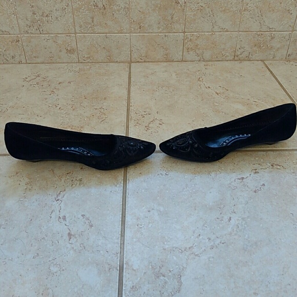 SOLD! Kenneth Cole Reaction flats - Picture 3 of 4