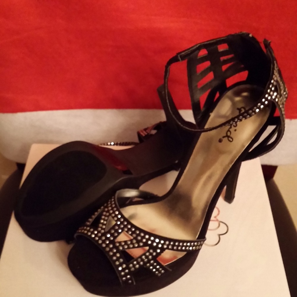 Black & silver high heels 👠 size 8 SOLD - Picture 2 of 2