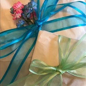 Free Gift wrapping with every purchase! 🎁