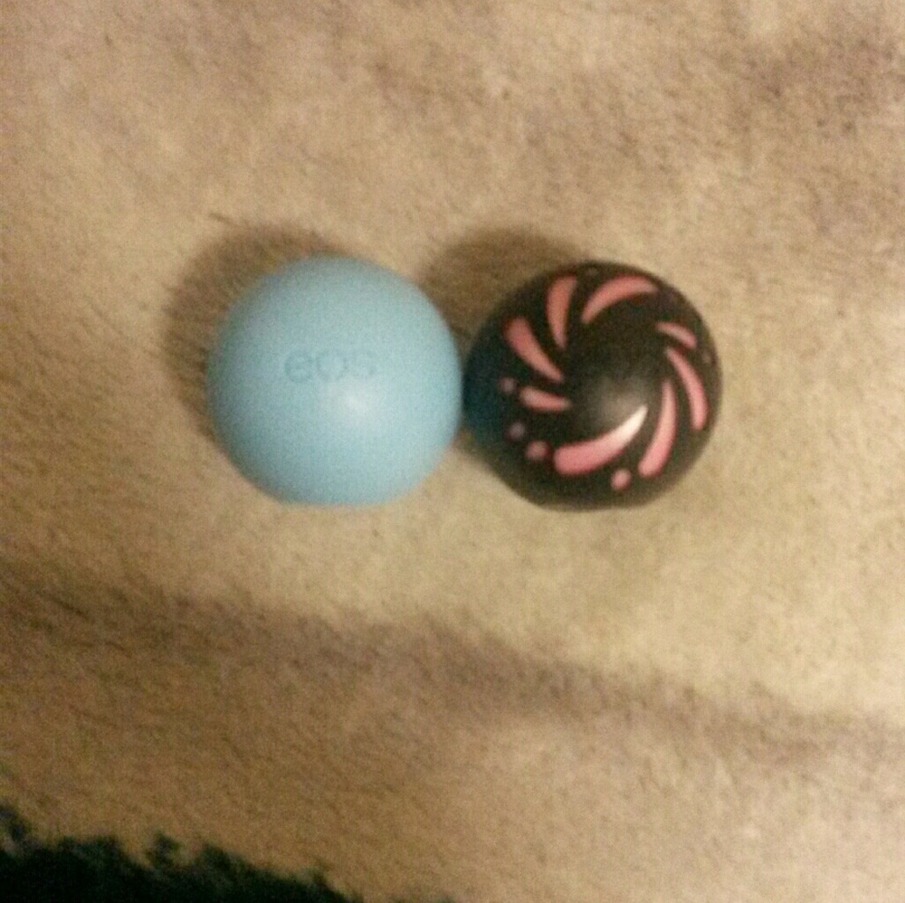 2 EOS Chapstick