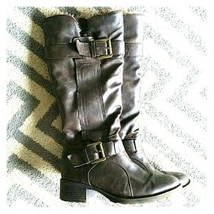 Brown fur lined artificial leather boots