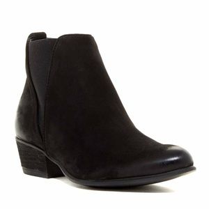 Steve Madden Neoma booties