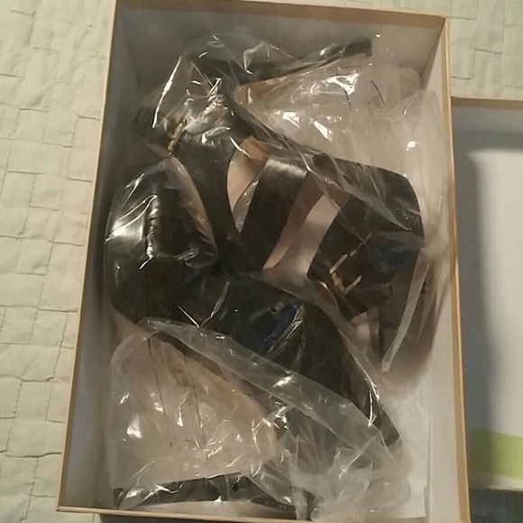 ****SOLD****SOLD**SOLD*****Michael kors - Picture 6 of 8