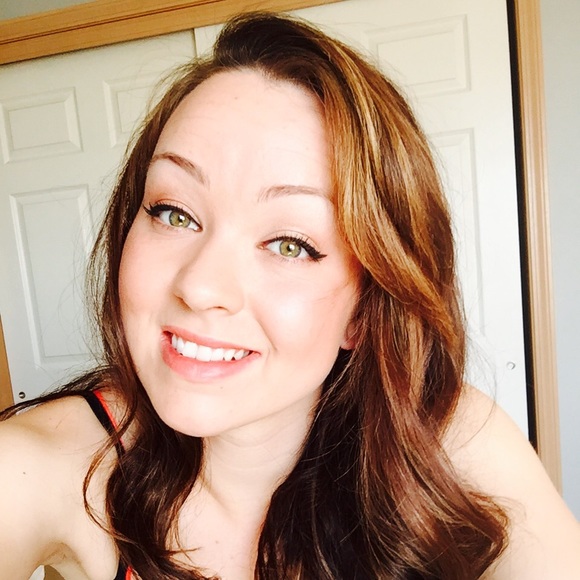Meet your Posher, Ariel - Picture 1 of 1