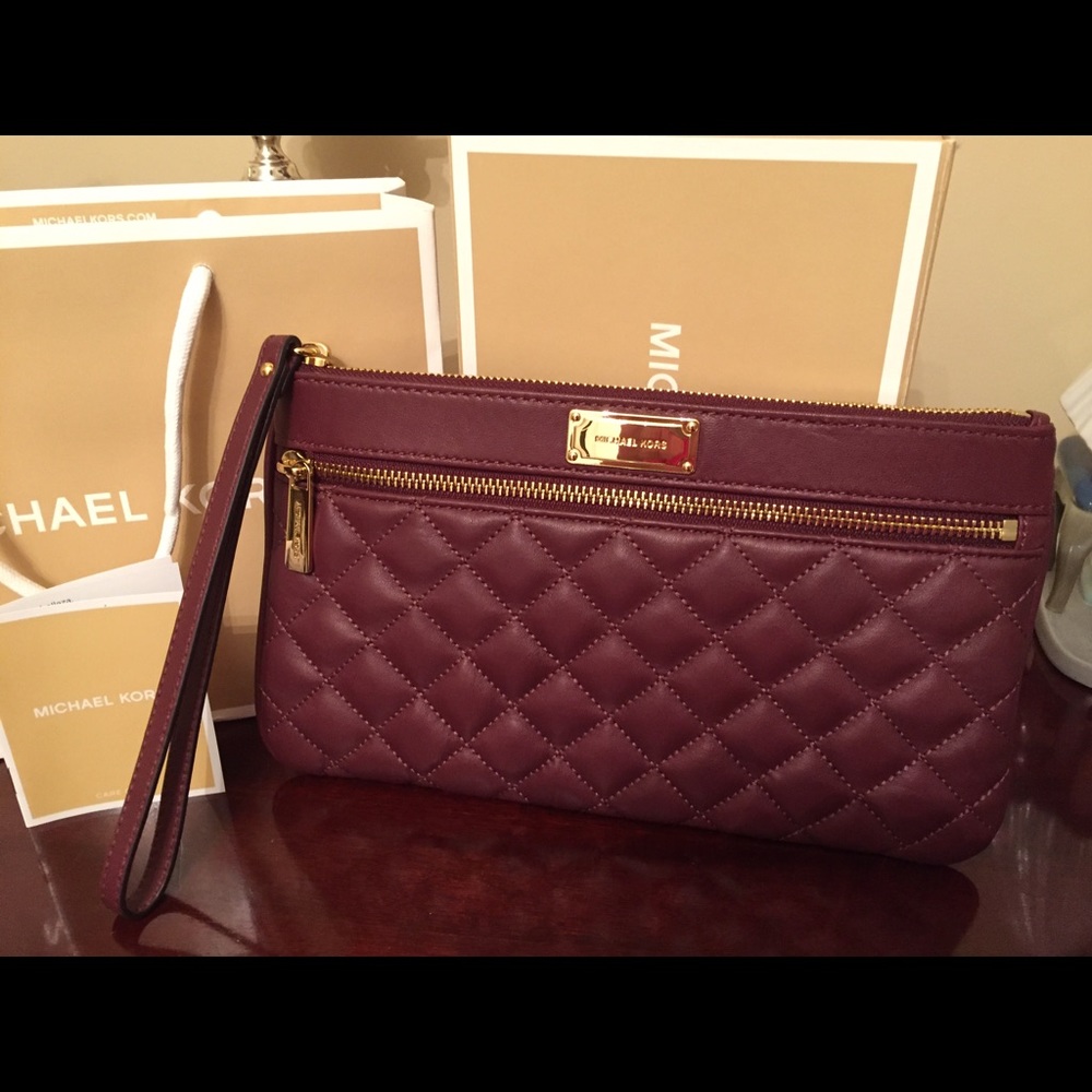 NWT Michael Kors Sophie Quilt L Leather Zip Clutch