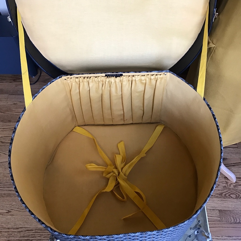 🚫SOLD🚫 AUTH Rare Goyard Hat Box Trunk, Antique - Picture 5 of 8