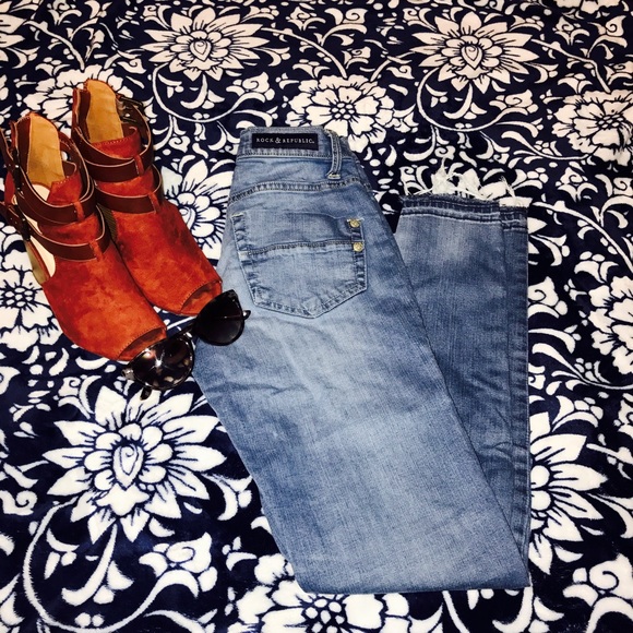 🌟 LOWEST🌟Rock & Republic Jeans - Picture 2 of 4