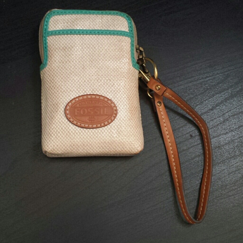 Fossil mini wristlet