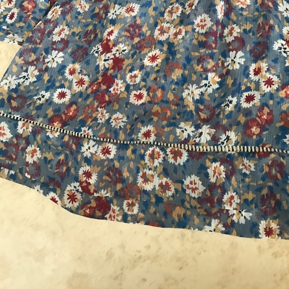 Urban Outfitters staring at stars floral top - Picture 5 of 5